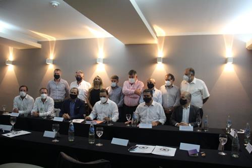 La Unión Industrial de Tucumán se reunió con los gobernadores de Corrientes y del Chaco